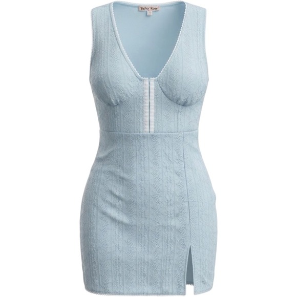 Bailey Rose Dresses & Skirts - Bailey Rose Light Blue Lace Mini Dress V-Neck Hook & Eye Slit Size L